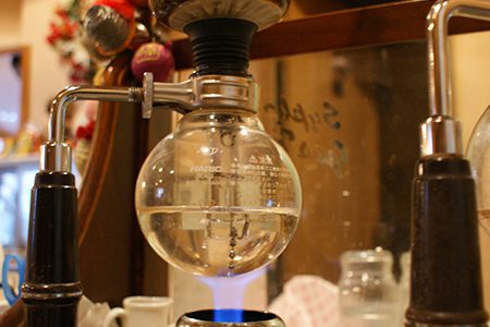 ご予約はお電話ください