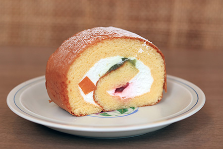 ロールケーキ（フルーツ）